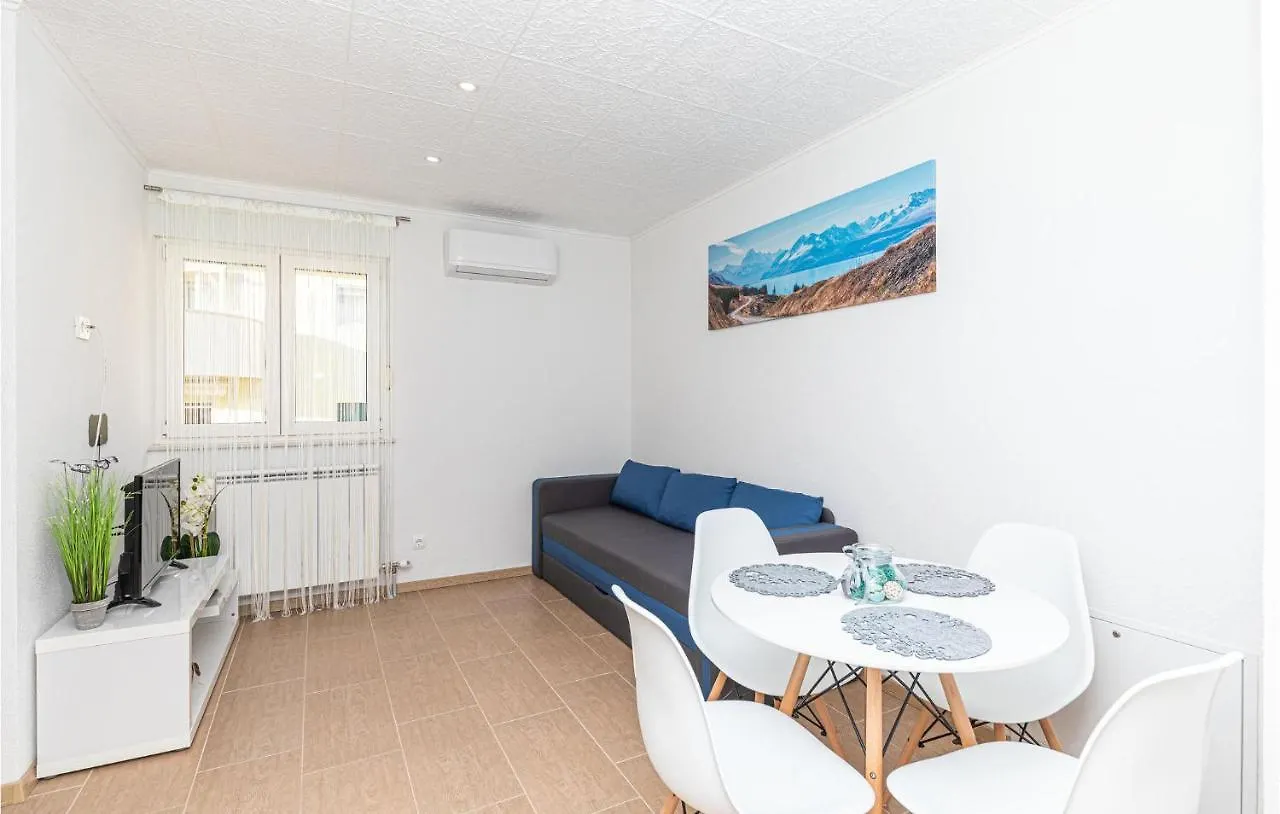 Lovely Apartment In Kastel Luksic With Wifi Kaštela 0*,  Chorvatsko